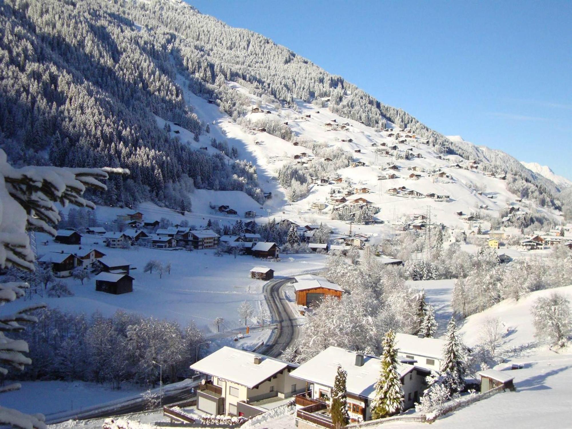 Haus Am Buehel Apartment Gaschurn Bagian luar foto